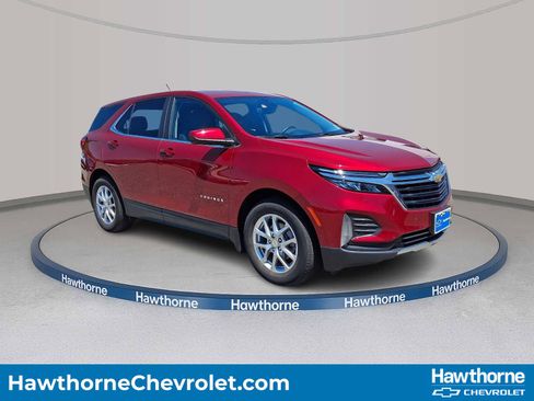 Used 2023 Chevrolet Equinox LT FWD image 1