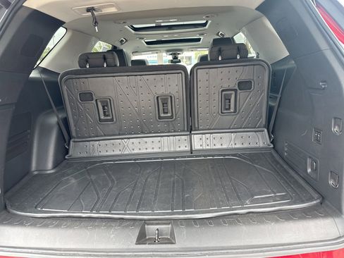 Used 2021 Chevrolet Traverse High Country FWD image 25