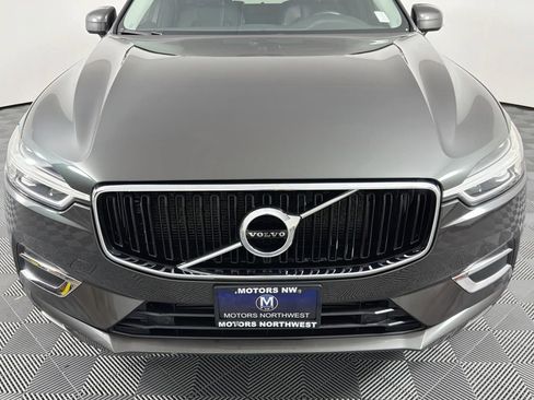 Used 2018 Volvo XC60 T5 Momentum w/ Convenience Package AWD/4WD image 2