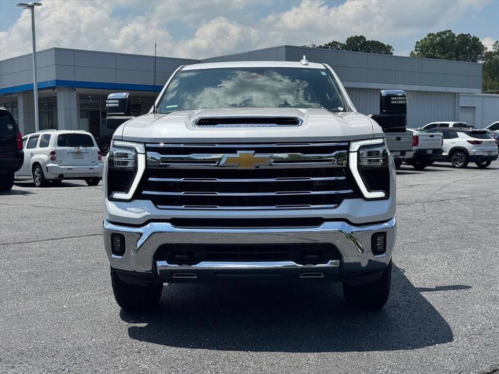 Used 2024 Chevrolet Silverado 3500 LTZ w/ LTZ Convenience Package AWD/4WD image 8
