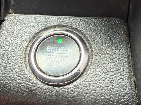 Used 2019 Ford F150 Lariat w/ Equipment Group 502A Luxury AWD/4WD image 22