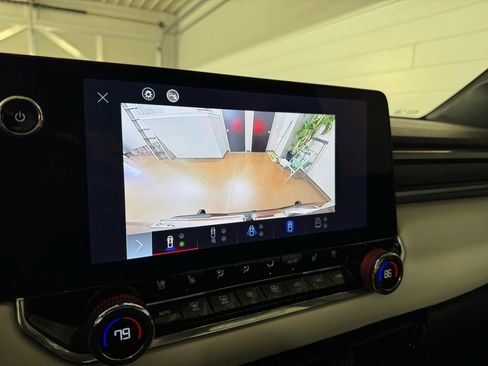 Used 2024 GMC Canyon AT4X w/ AT4X AEV Edition image 30