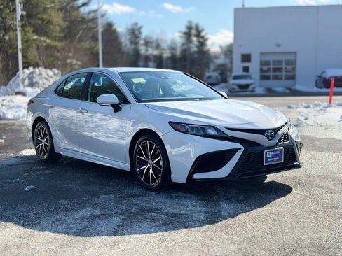 Used 2023 Toyota Camry SE image 8