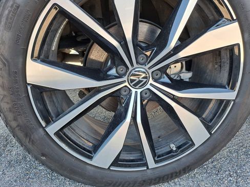 Used 2025 Volkswagen Atlas SEL Premium R-Line image 29