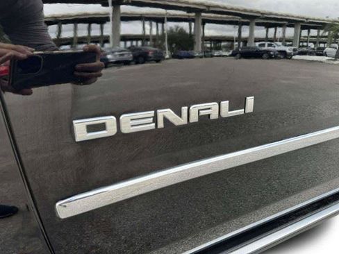 Used 2018 GMC Yukon XL Denali w/ Denali Ultimate Package AWD/4WD image 16