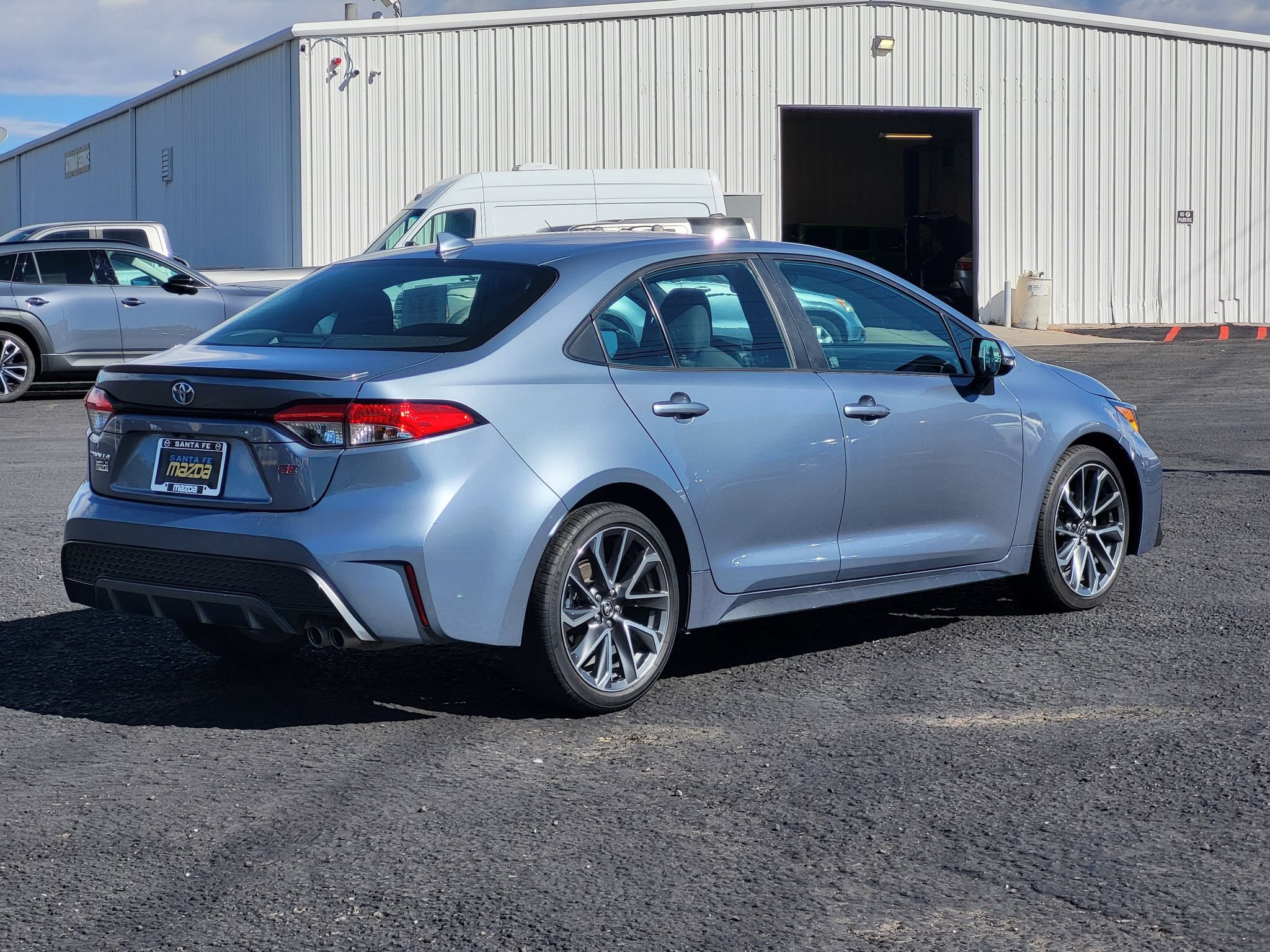 Used 2020 Toyota Corolla SE w/ SE Premium Package FWD image 5