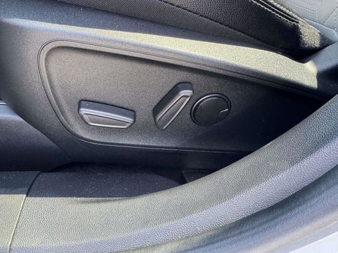 New 2023 Ford Escape SE w/ PHEV Premium Package FWD image 15
