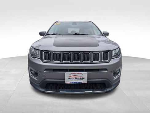 Used 2019 Jeep Compass Limited AWD/4WD image 2