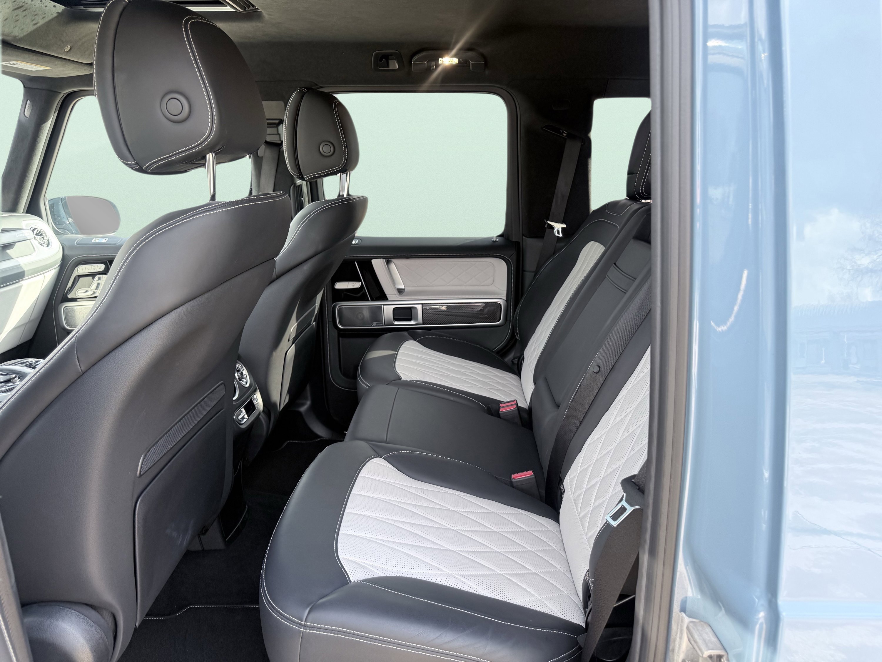 Used 2023 Mercedes-Benz G 550 image 4