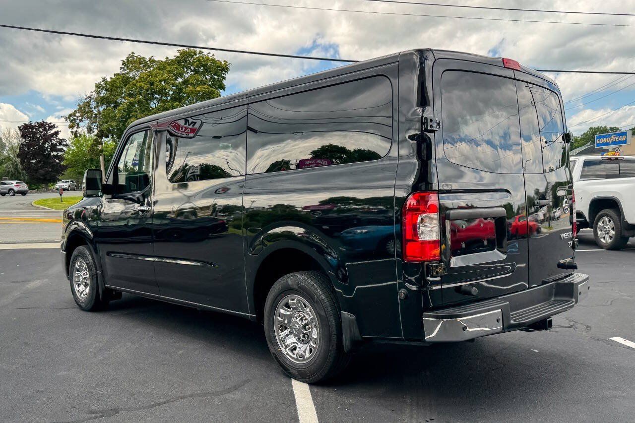 Used 2018 Nissan NV 3500 SV w/ Navigation Package RWD image 6