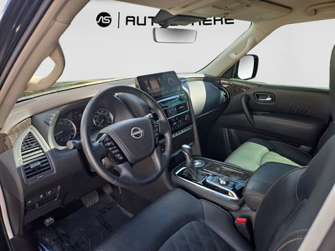 Used 2023 Nissan Armada Platinum RWD image 16