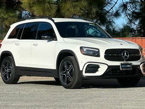 Certified 2025 Mercedes-Benz GLB 250 GLB 250 image 2