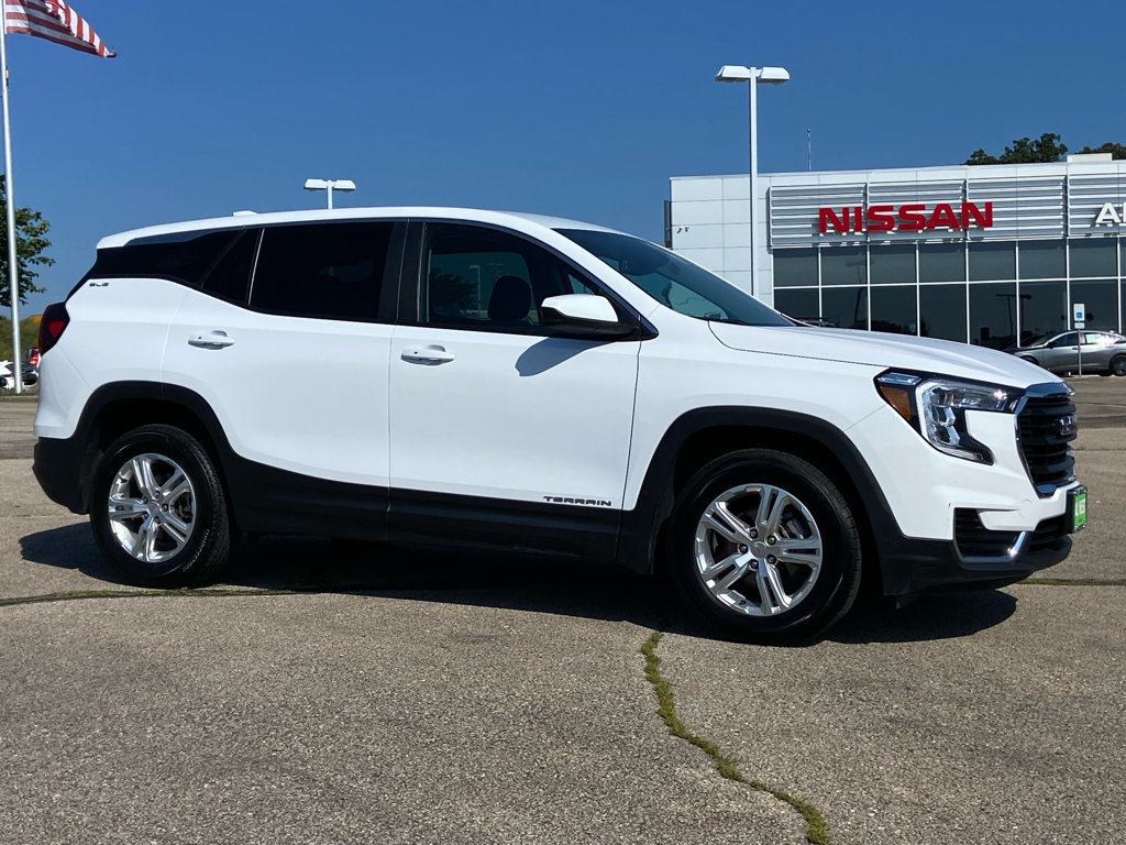 Used 2024 GMC Terrain SLE AWD/4WD image 1