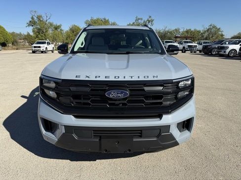 New 2025 Ford Expedition Active image 2
