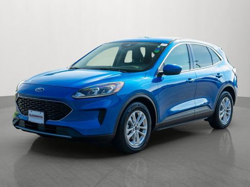 Used 2020 Ford Escape SE FWD image 3