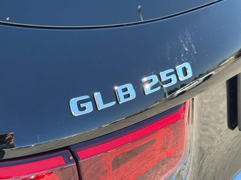 Used 2023 Mercedes-Benz GLB 250 image 34