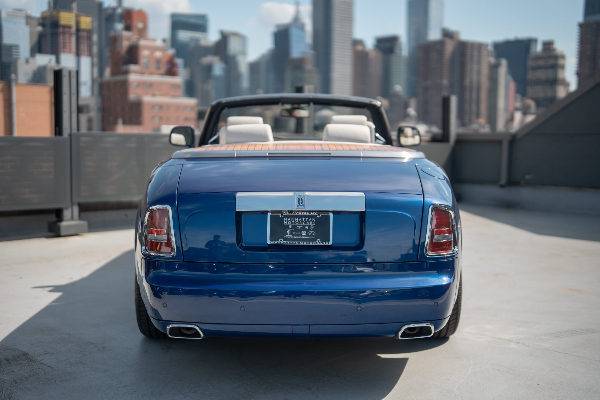 Used 2011 Rolls-Royce Phantom Drophead Coupe RWD image 25