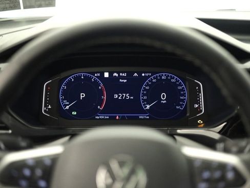 Certified 2024 Volkswagen Taos SEL image 14