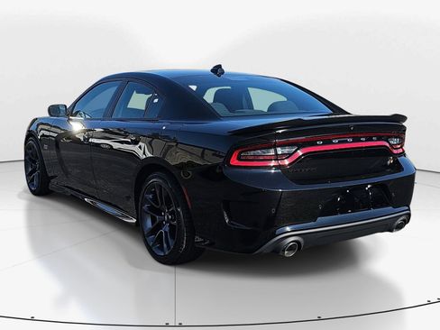 Used 2022 Dodge Charger Scat Pack image 4