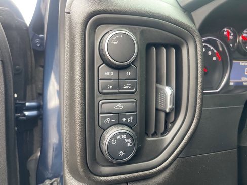 Used 2022 Chevrolet Silverado 1500 Custom w/ Safety Confidence Package image 16