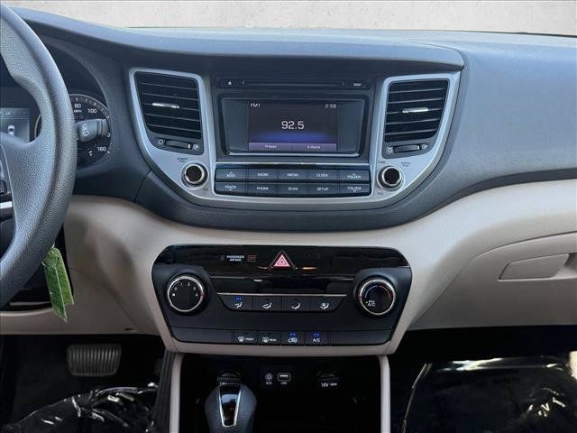 Used 2018 Hyundai Tucson SE w/ Cargo Package AWD/4WD image 17