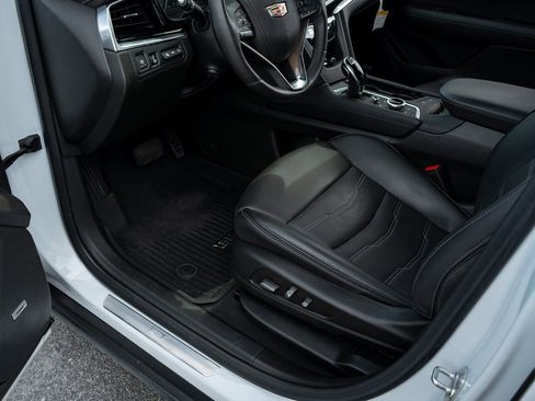 Used 2024 Cadillac XT6 Premium Luxury w/ Platinum Package image 18