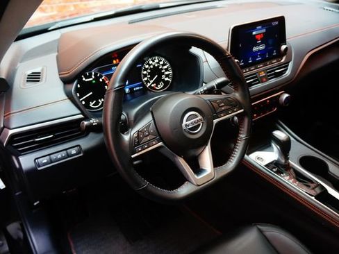 Certified 2022 Nissan Altima 2.0 SR FWD image 12