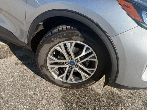 Used 2022 Ford Escape SEL w/ Technology Package FWD image 17