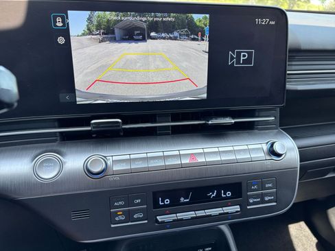 Used 2025 Hyundai Kona SEL FWD image 17