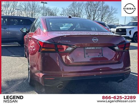 Used 2025 Nissan Altima 2.5 SR image 7