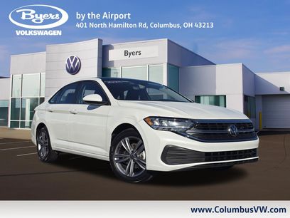 Used 2023 Volkswagen Jetta SE w/ Panoramic Sunroof Package