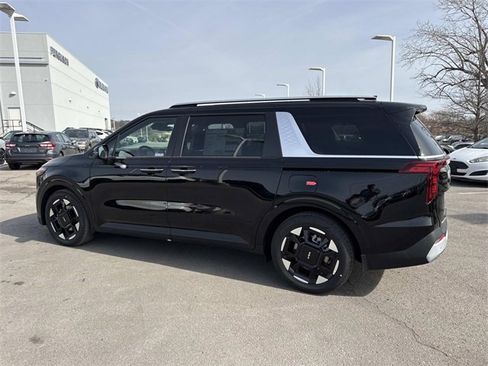 New 2026 Kia Carnival EX image 7