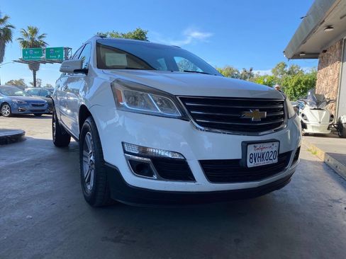 Used 2017 Chevrolet Traverse LT FWD image 27