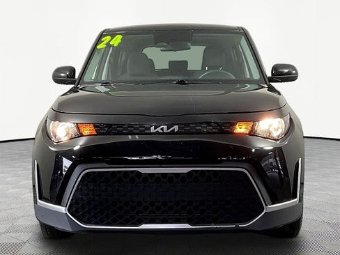 Used 2024 Kia Soul LX w/ Option Group 015 FWD image 2