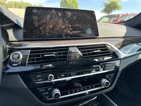 Used 2019 BMW 530i xDrive AWD/4WD image 12
