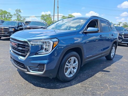 Used 2024 GMC Terrain SLE w/ Driver Convenience Package AWD/4WD image 3
