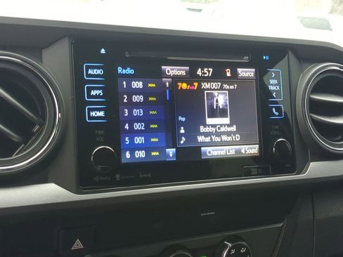 Used 2019 Toyota Tacoma TRD Off-Road image 15