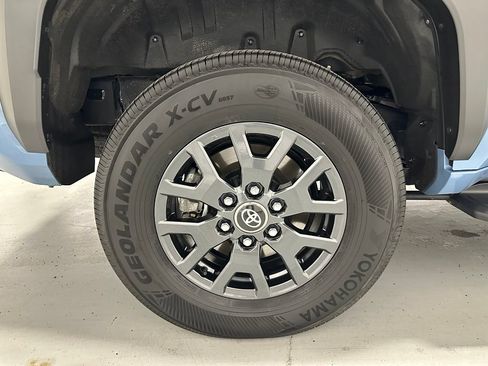 Used 2025 Toyota 4Runner SR5 AWD/4WD image 62