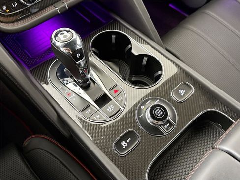 Used 2022 Bentley Bentayga image 22