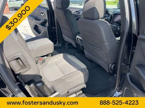 Used 2023 Chevrolet Traverse LT FWD image 17
