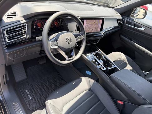 Used 2024 Volkswagen Atlas Cross Sport SEL AWD/4WD image 18