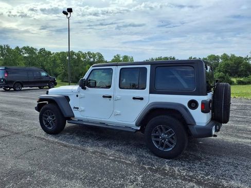 Used 2024 Jeep Wrangler Unlimited Sport AWD/4WD image 9