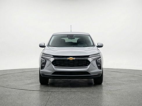 Used 2025 Chevrolet Trax LT w/ LT Convenience Package FWD image 1