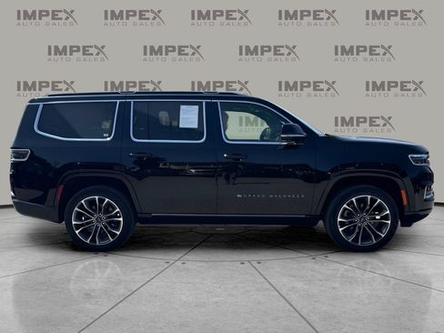 Used 2024 Jeep Grand Wagoneer Series III w/ HD Trailer Tow Package AWD/4WD image 6