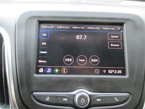 Used 2021 Chevrolet Equinox LT AWD/4WD image 17