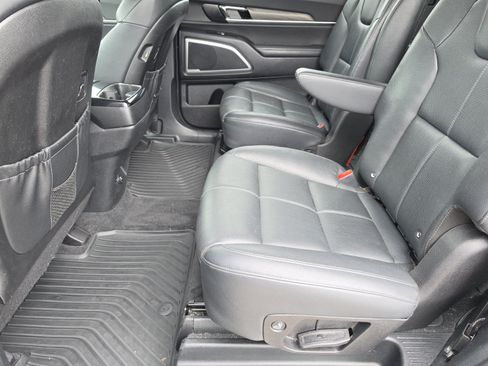 Used 2022 Kia Telluride EX w/ EX Premium Package FWD image 11