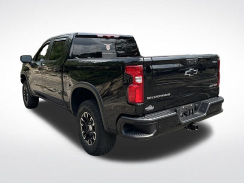 Used 2023 Chevrolet Silverado 1500 ZR2 w/ Technology Package AWD/4WD image 9