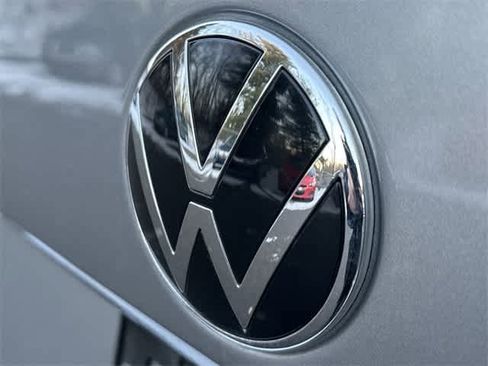Used 2022 Volkswagen Taos SEL image 27