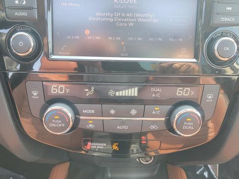 Used 2019 Nissan Rogue SL w/ Premium Package AWD/4WD image 29