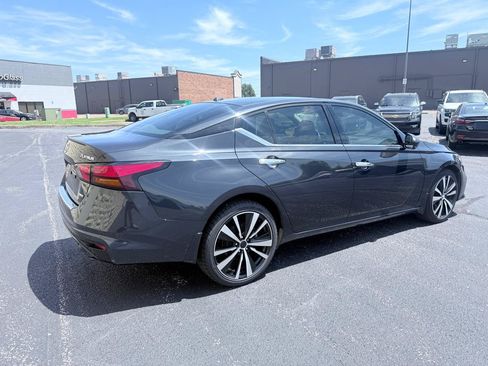 Used 2022 Nissan Altima 2.5 Platinum AWD/4WD image 5
